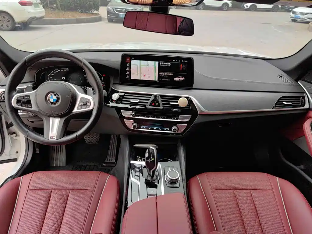 BMW 5 Series — миниатюра 8