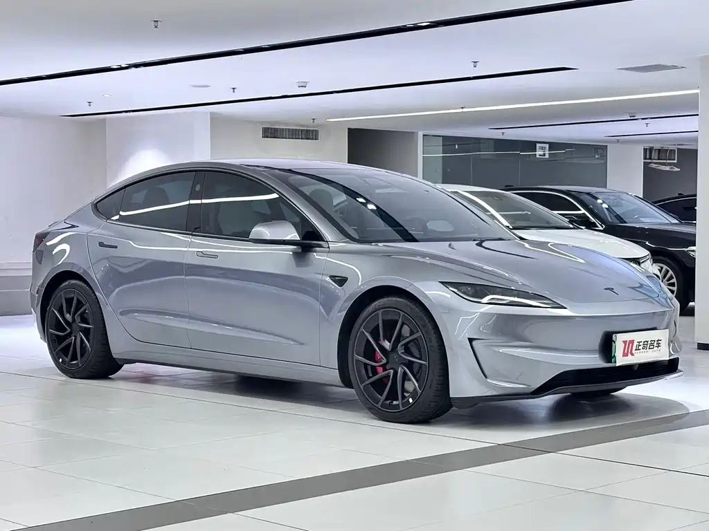 Tesla Model 3 — миниатюра 2