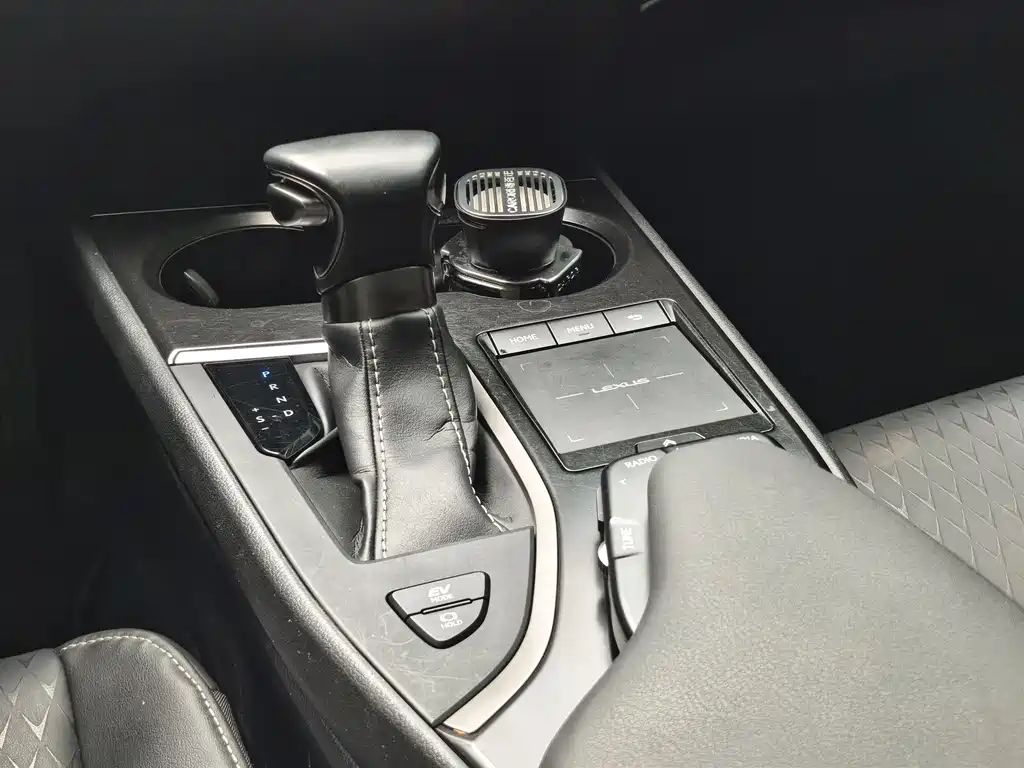 Lexus UX 2020 260h
