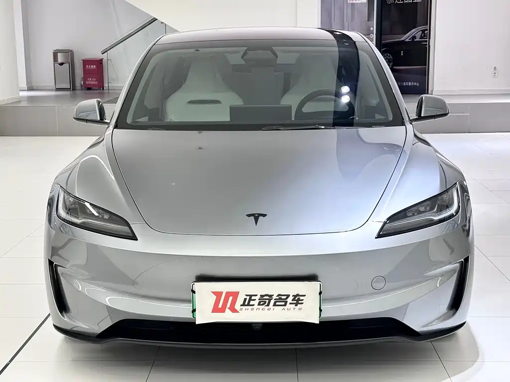 Tesla Model 3 — миниатюра 5