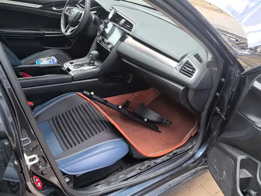 Honda Civic — миниатюра 8