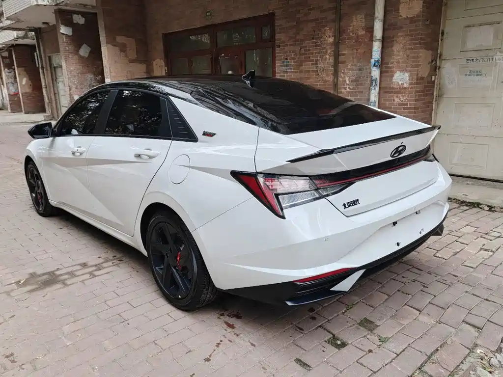 Hyundai Elantra — миниатюра 3