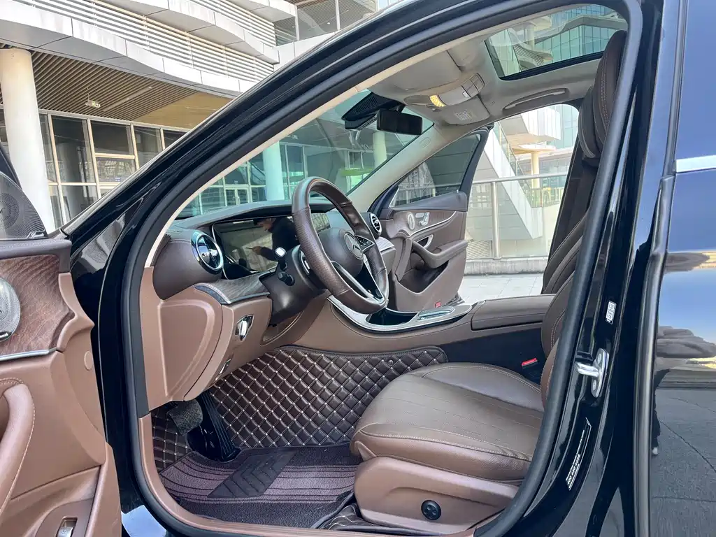 MERCEDES-BENZ E CLASS