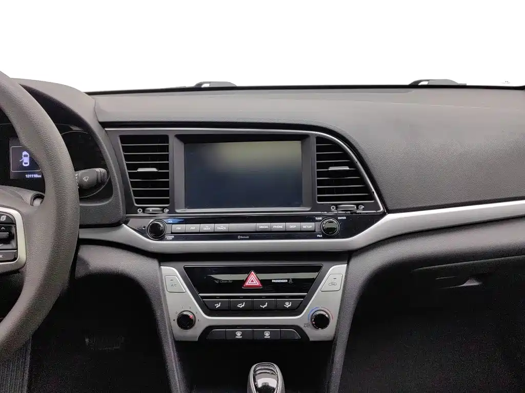 Hyundai Elantra — миниатюра 12