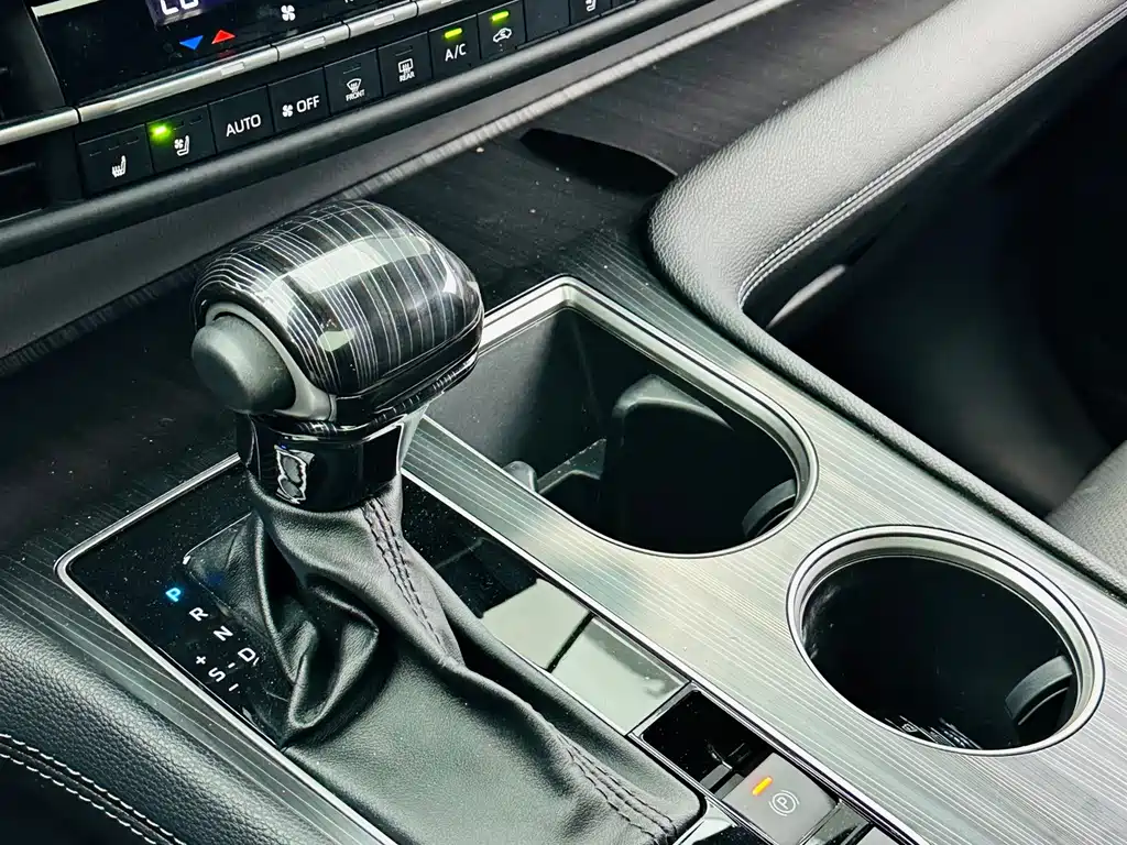 Toyota Sienna — миниатюра 14