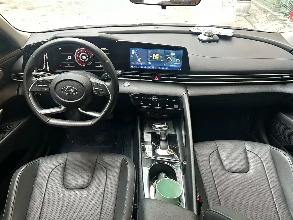 Hyundai Elantra — миниатюра 5