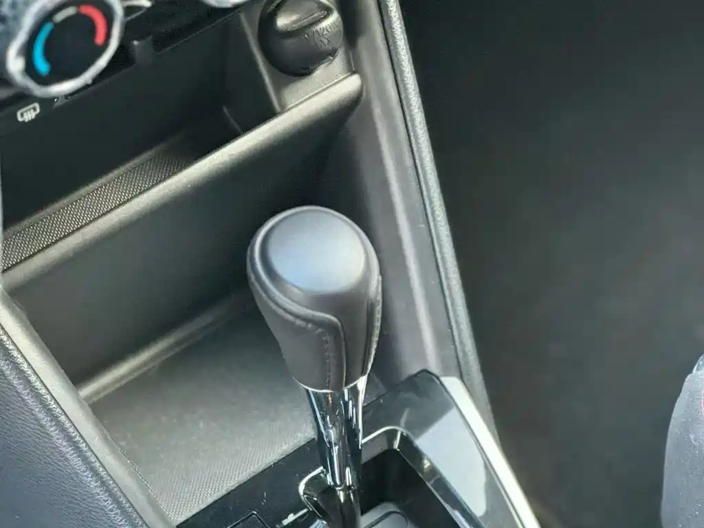 Toyota Yaris L — миниатюра 4