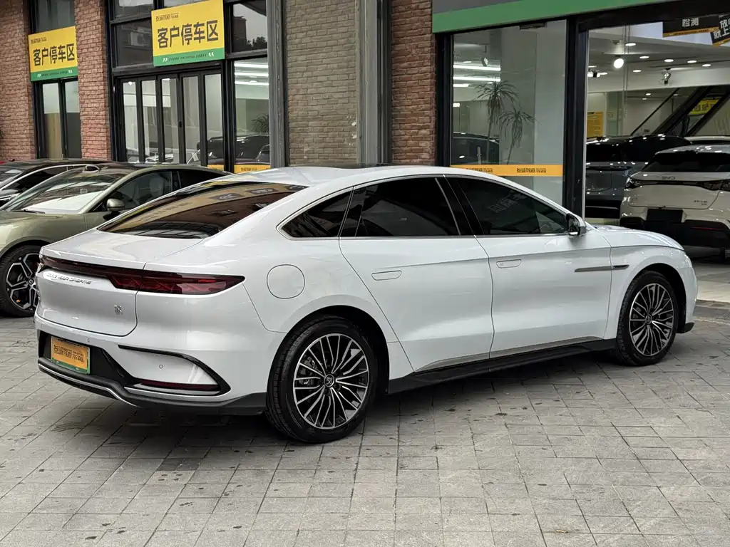 BYD Han — миниатюра 7