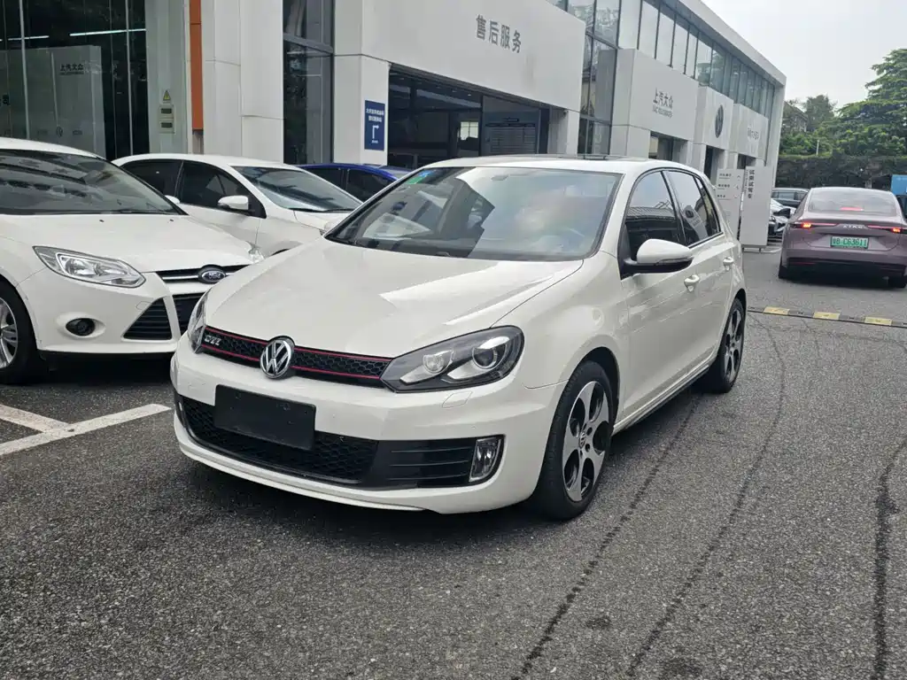 Volkswagen Golf GTI