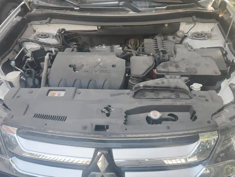 Mitsubishi Outlander — миниатюра 10