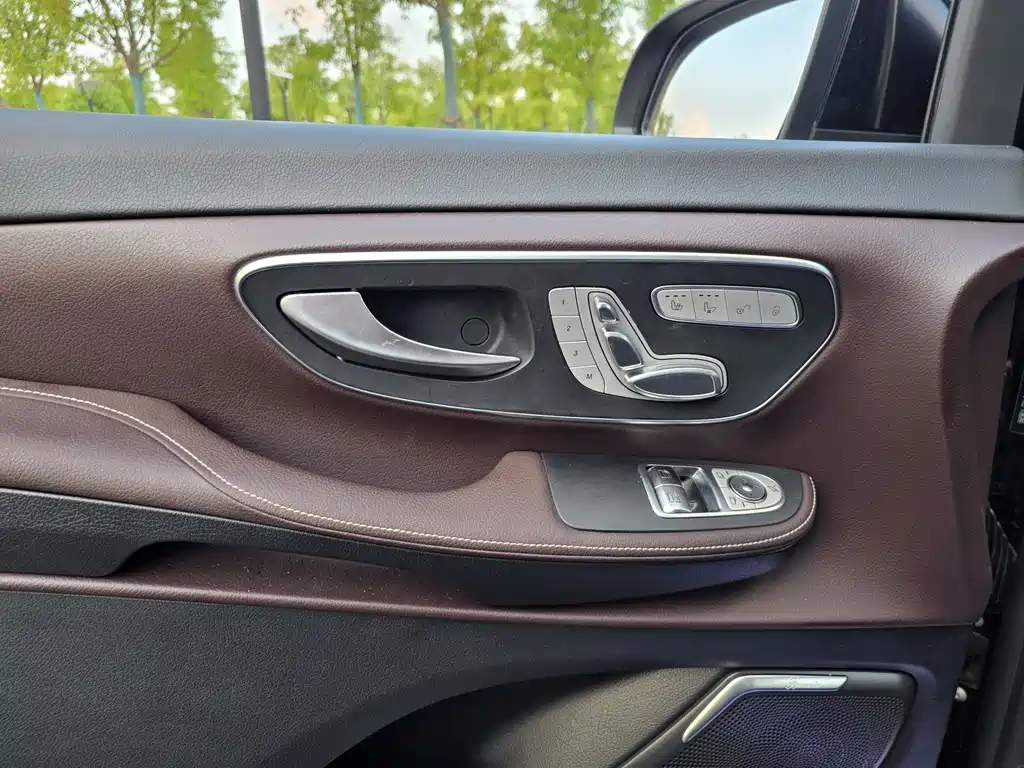 Mercedes-Benz V-Class — миниатюра 14