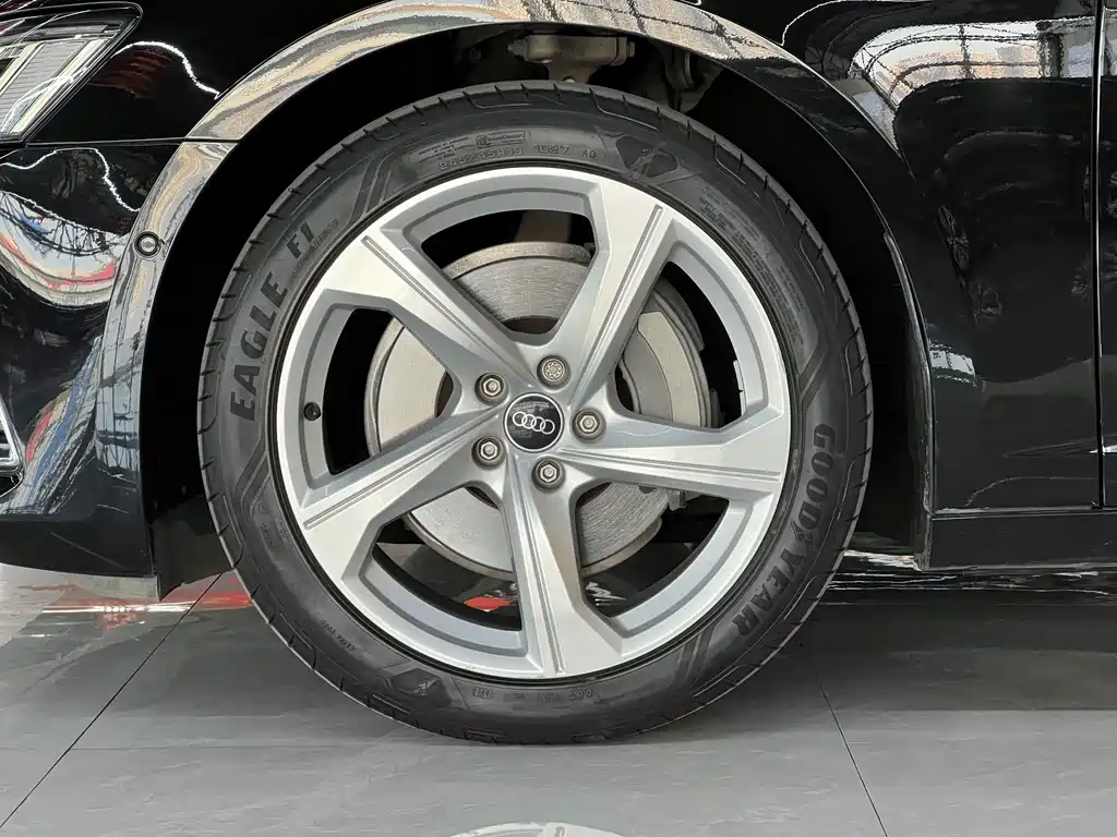 Audi A6L — миниатюра 9