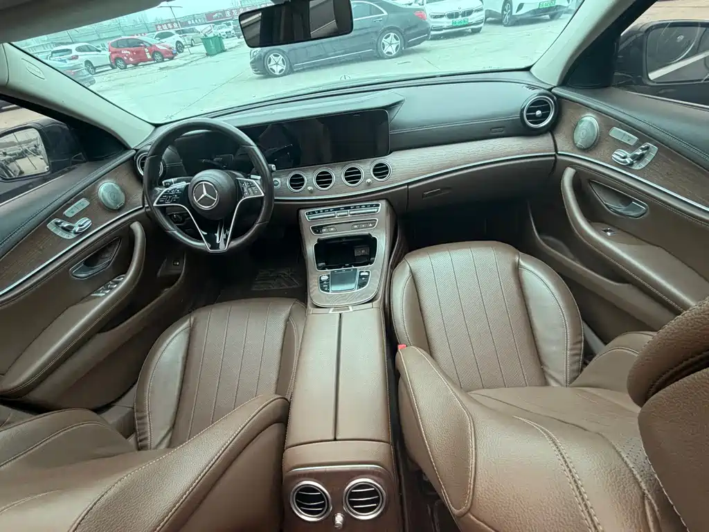 MERCEDES-BENZ E CLASS