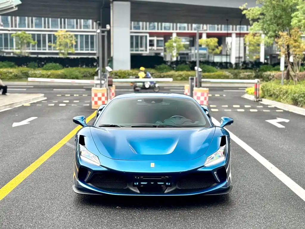 Ferrari F8 2023