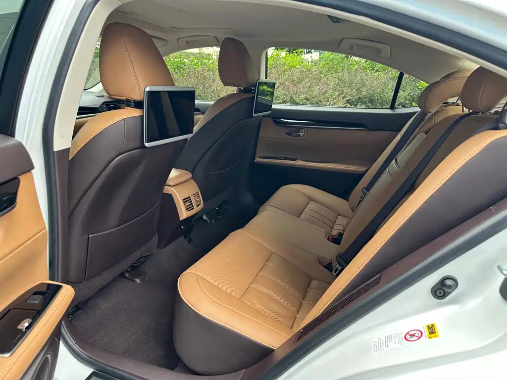 Lexus ES — миниатюра 4
