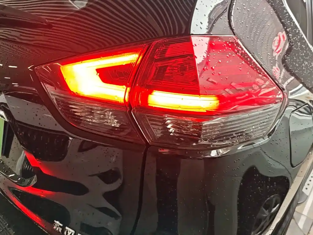 Nissan X-Trail — миниатюра 8