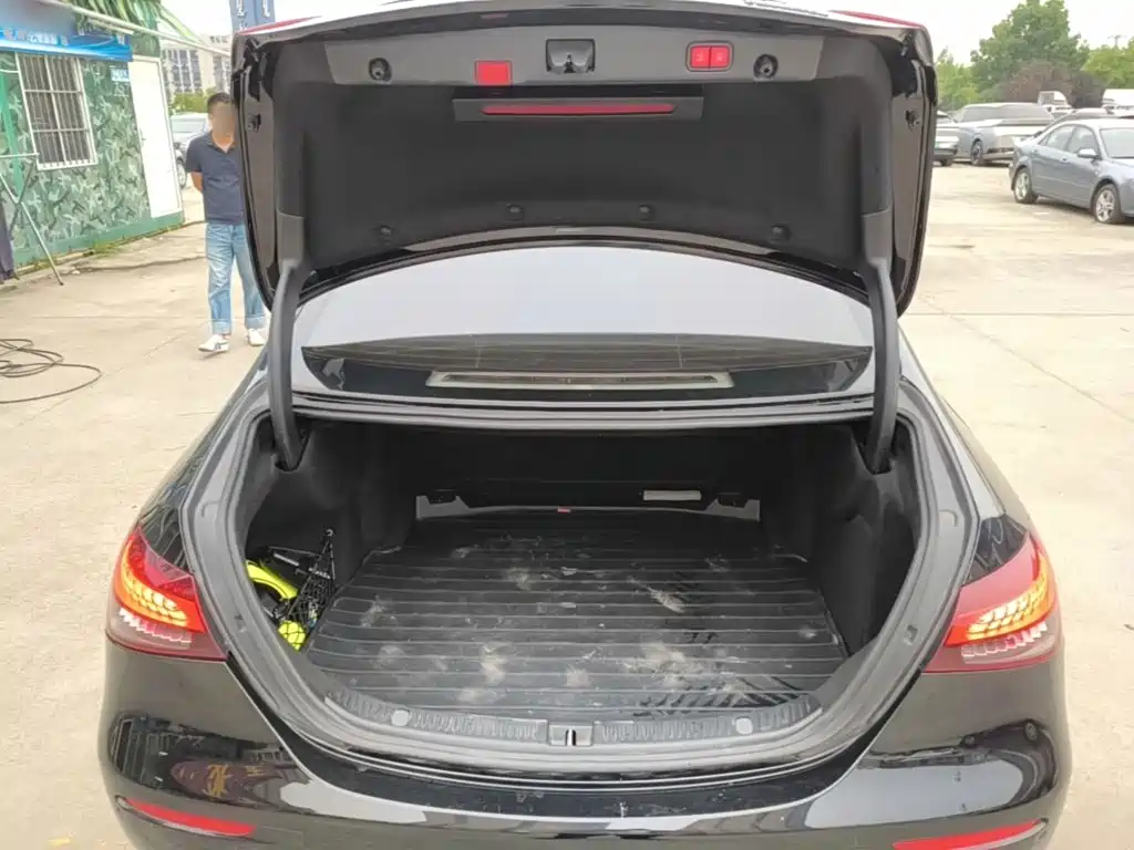Mercedes-Benz E-Class — миниатюра 19