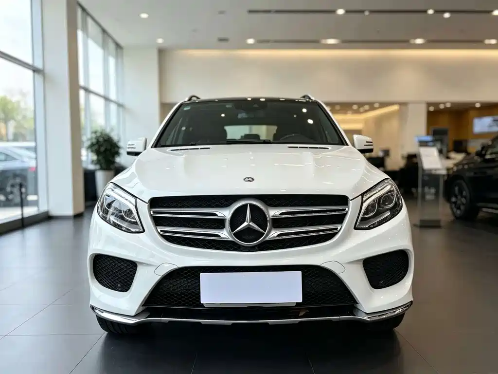 Mercedes-Benz GLE (Import) — миниатюра 2