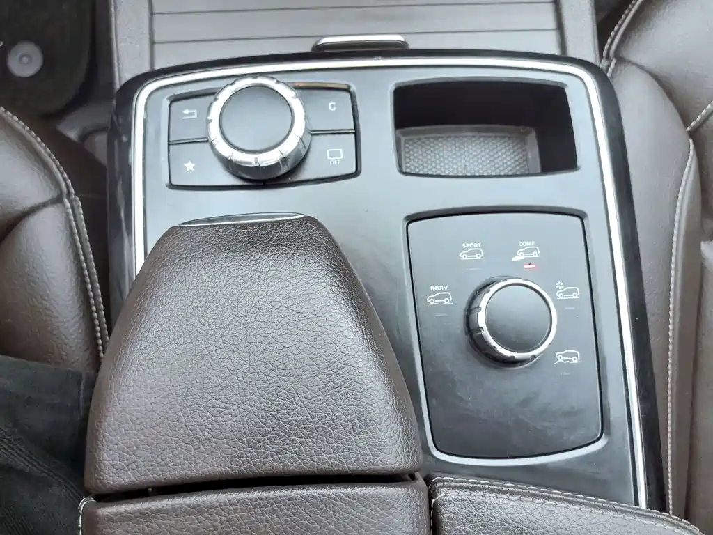 Mercedes-Benz GLE (Import) — миниатюра 24