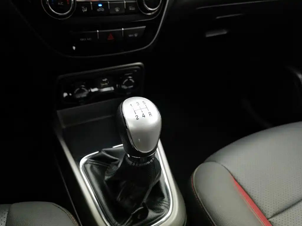Changan CS15 — миниатюра 13