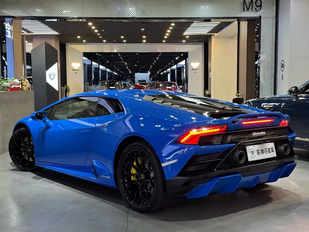 LAMBORGHINI HURACÁN