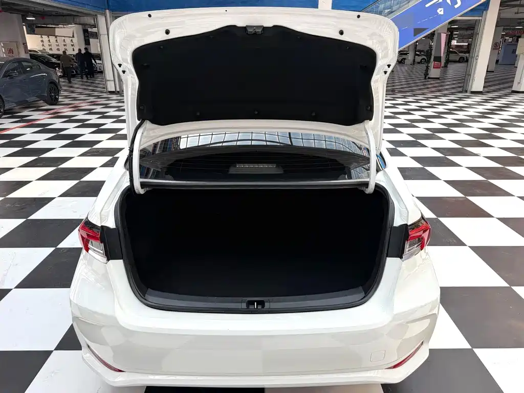 Toyota Corolla — миниатюра 13