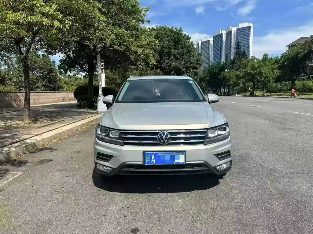 Volkswagen Tiguan L — миниатюра 2