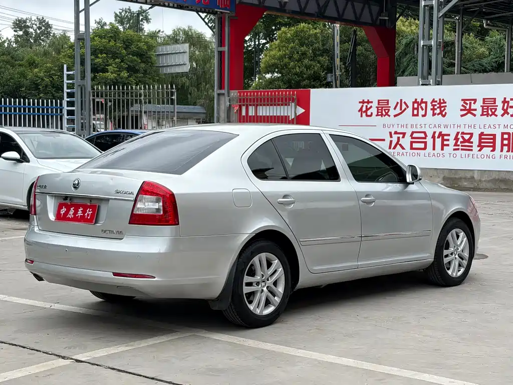 Skoda Octavia 1.6L Auto Comfort Handsome Edition, фото 19