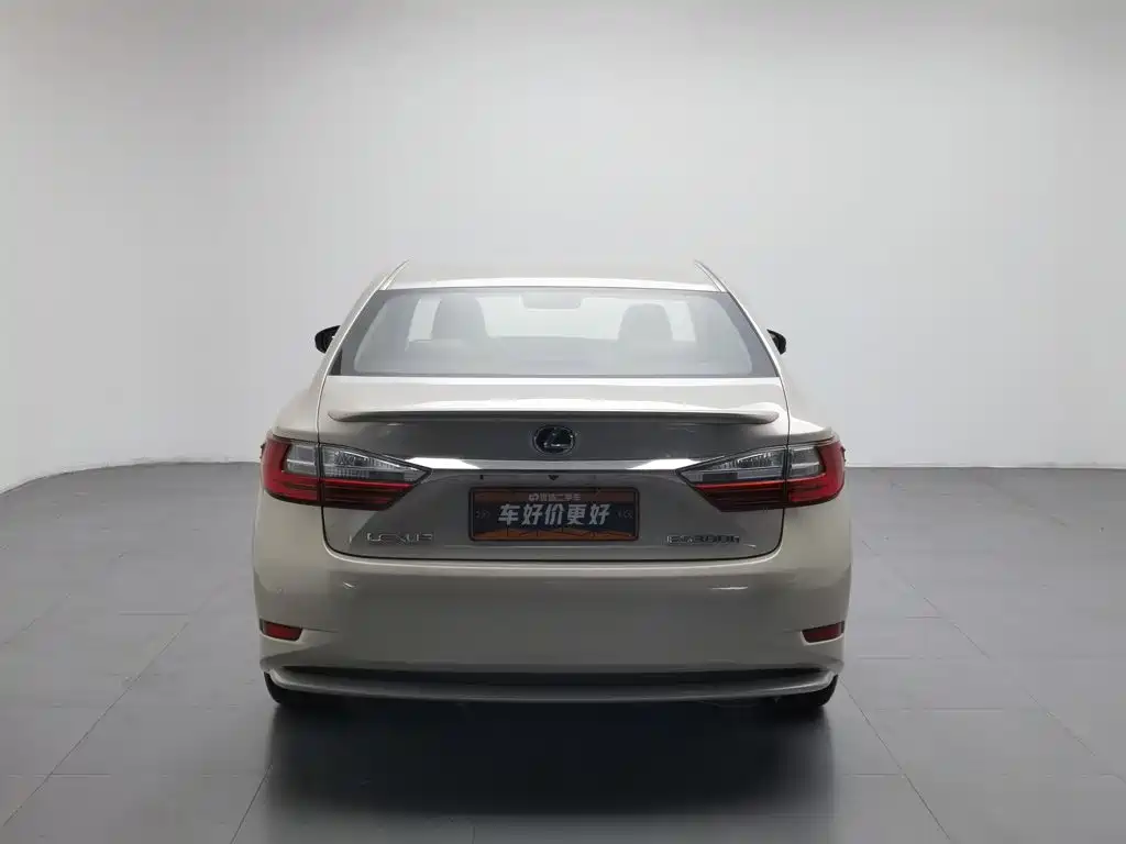 Lexus ES 2015 300h Comfort