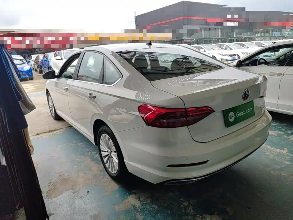 Volkswagen Lavida — миниатюра 5