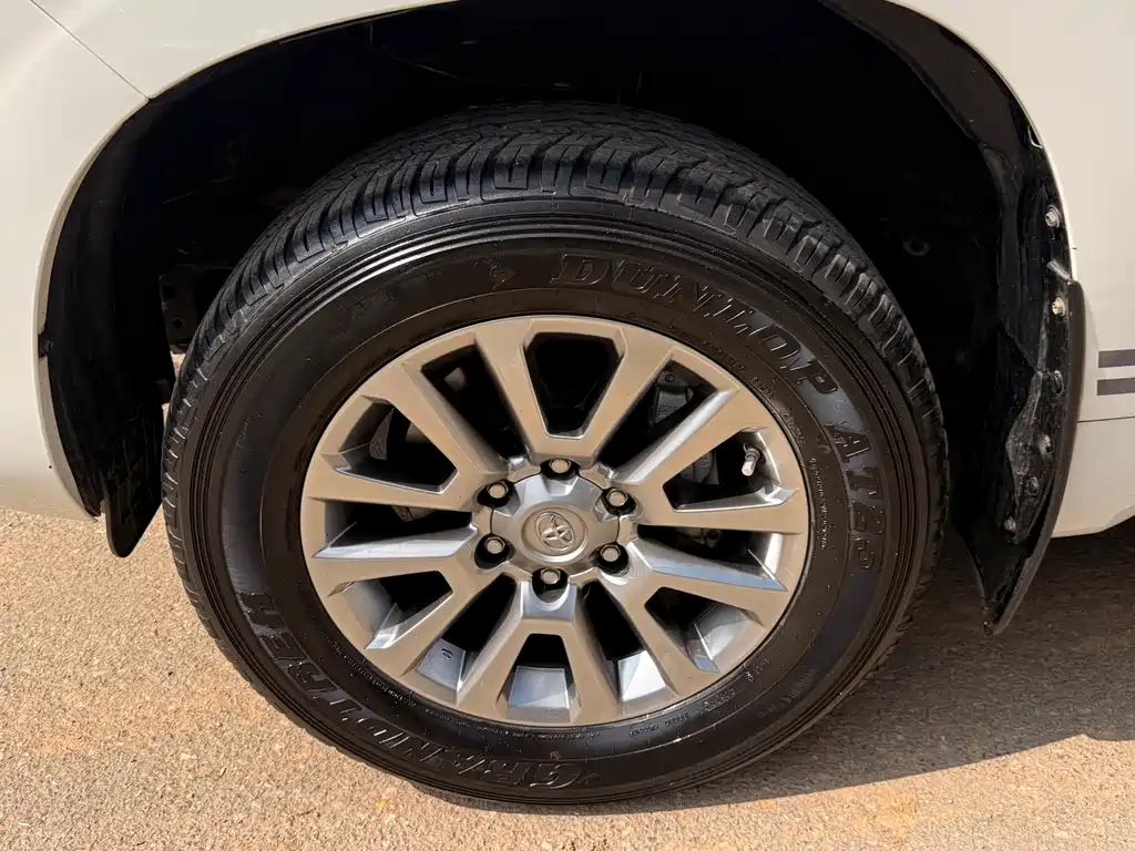 Toyota Prado — миниатюра 17