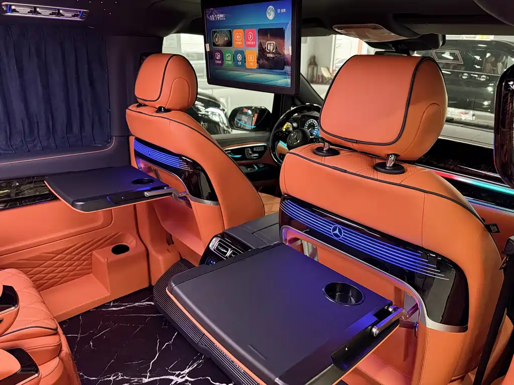Mercedes-Benz Vito 2024 2.0T Elite 7 мест