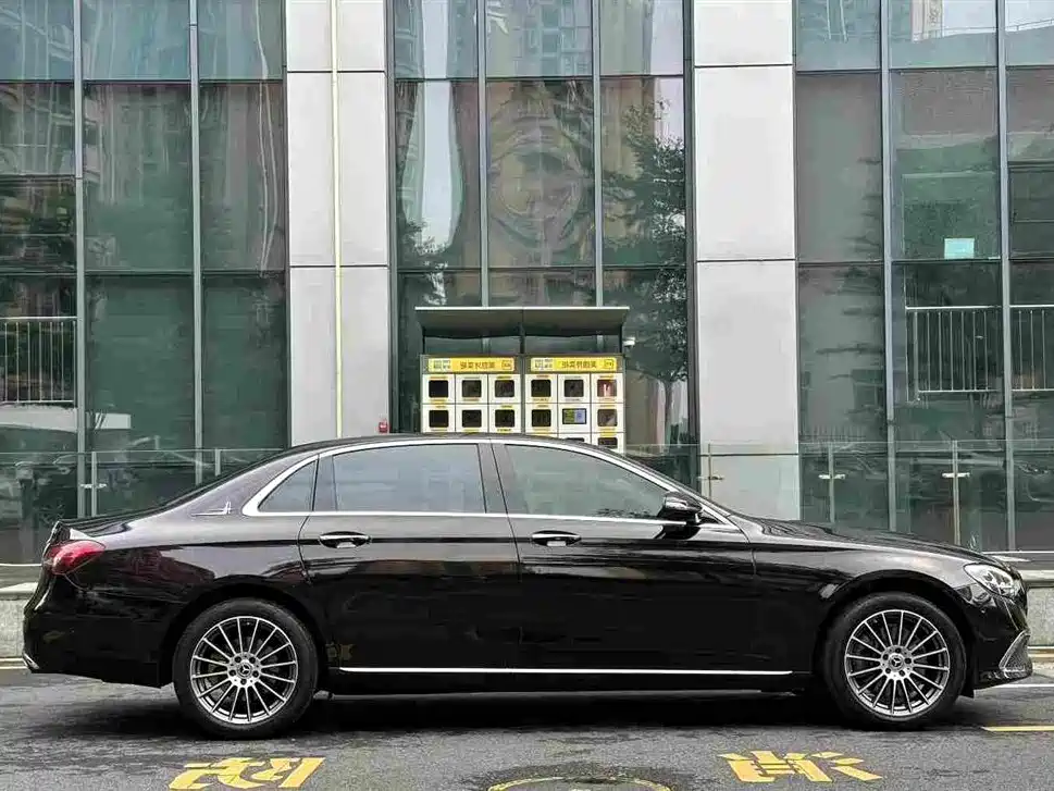 Mercedes-Benz E-Class — миниатюра 4