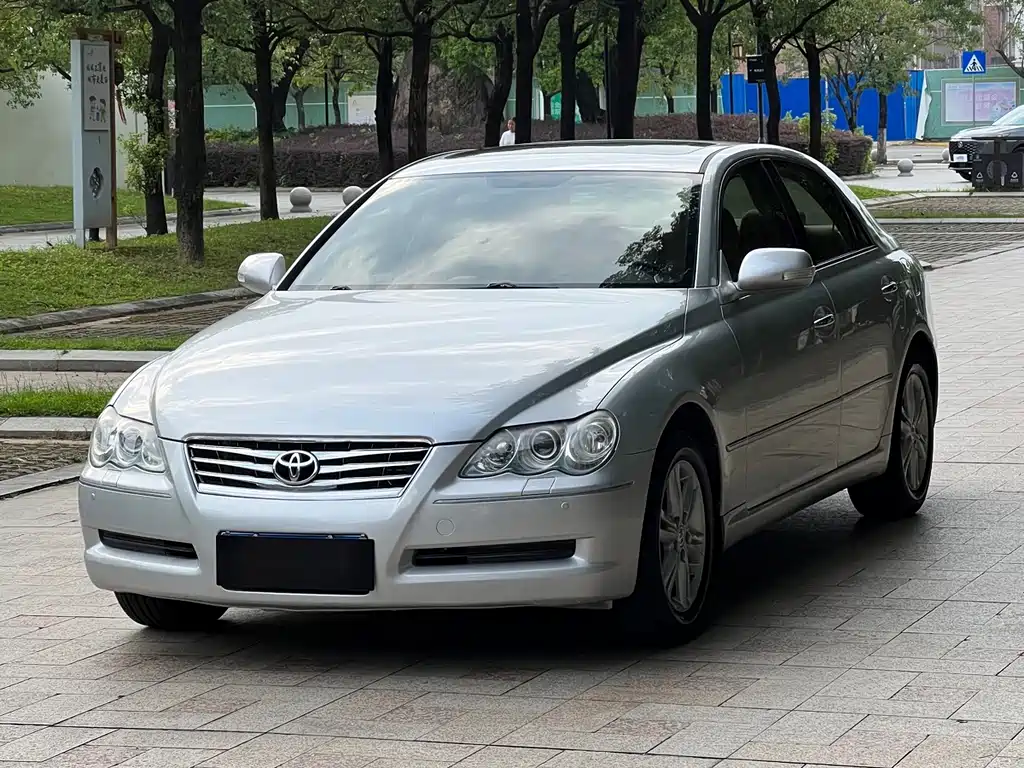 Toyota Reiz