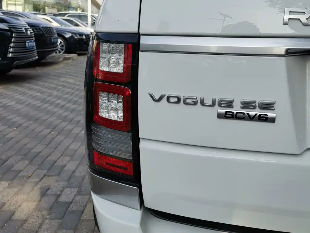 Land Rover Range Rover — миниатюра 17