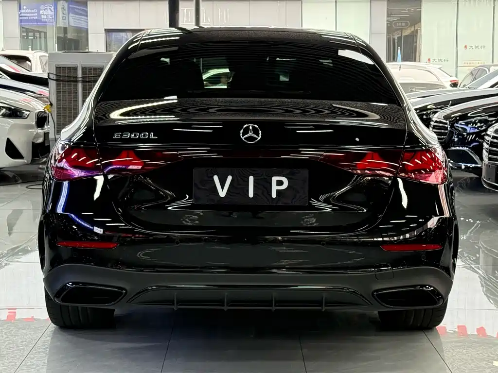 Mercedes-Benz E-Class — миниатюра 4