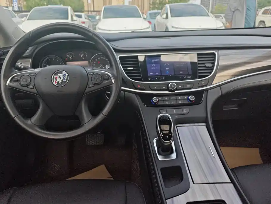 Buick LaCrosse — миниатюра 12