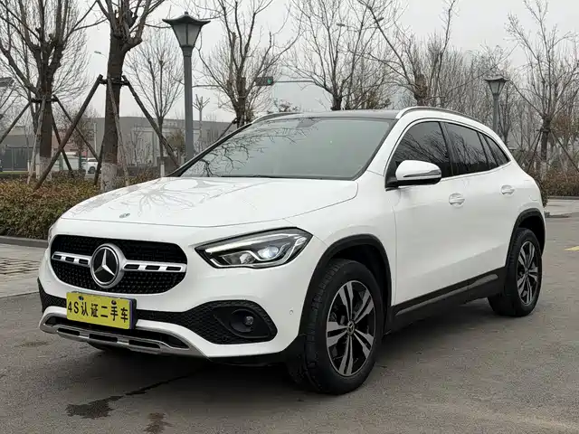 MERCEDES-BENZ GLA