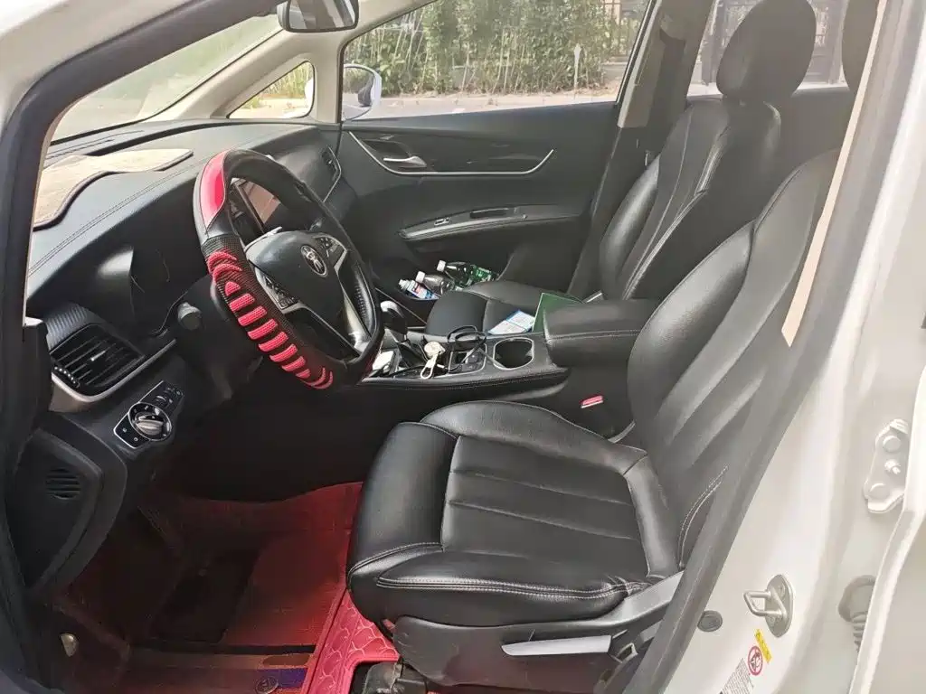 BYD MAX — миниатюра 8