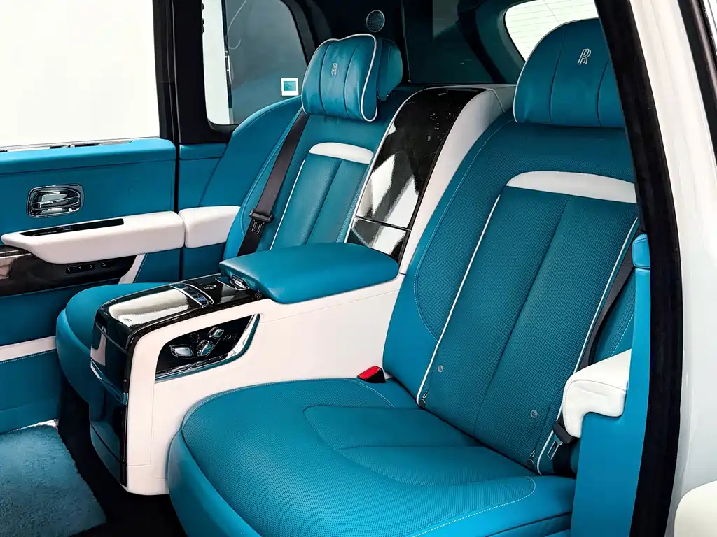 ROLLS-ROYCE CULLINAN