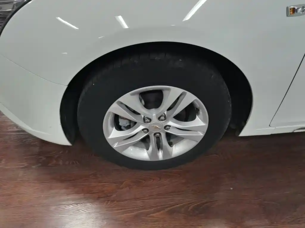 Chevrolet Cruze — миниатюра 23