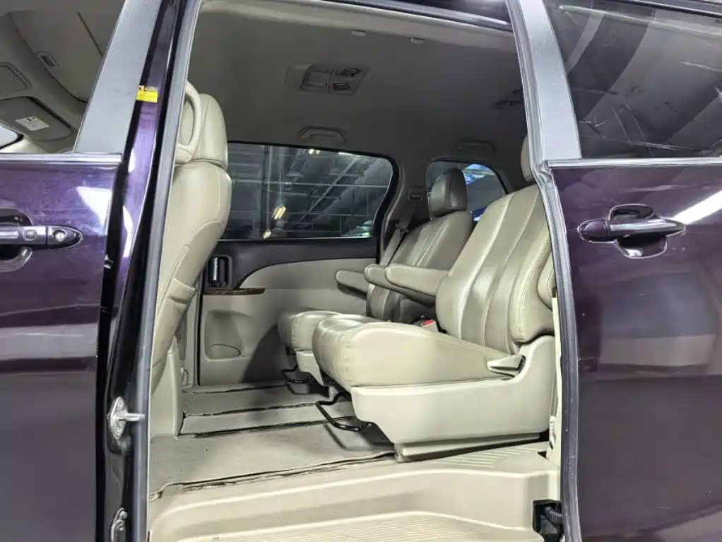 BYD M6 — миниатюра 6
