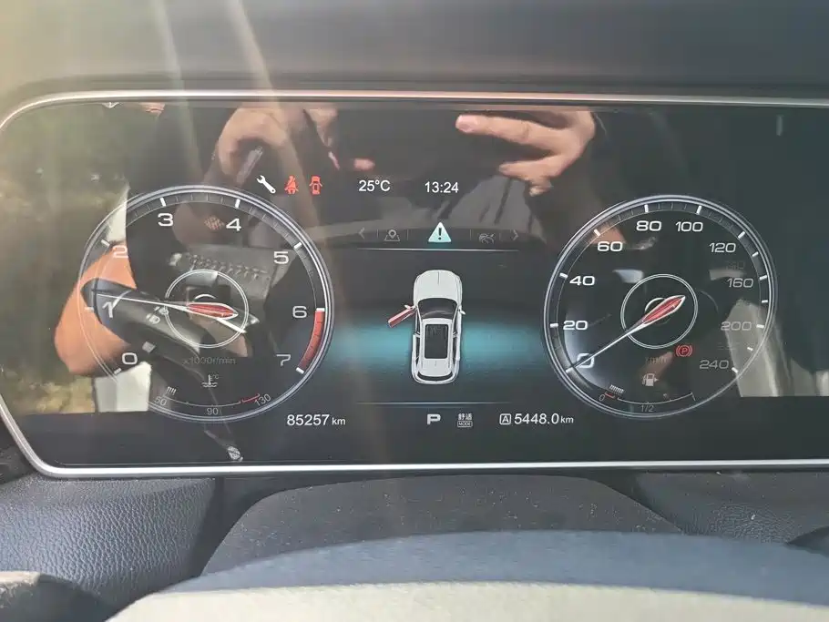 Hongqi Hongqi HS5 — миниатюра 14