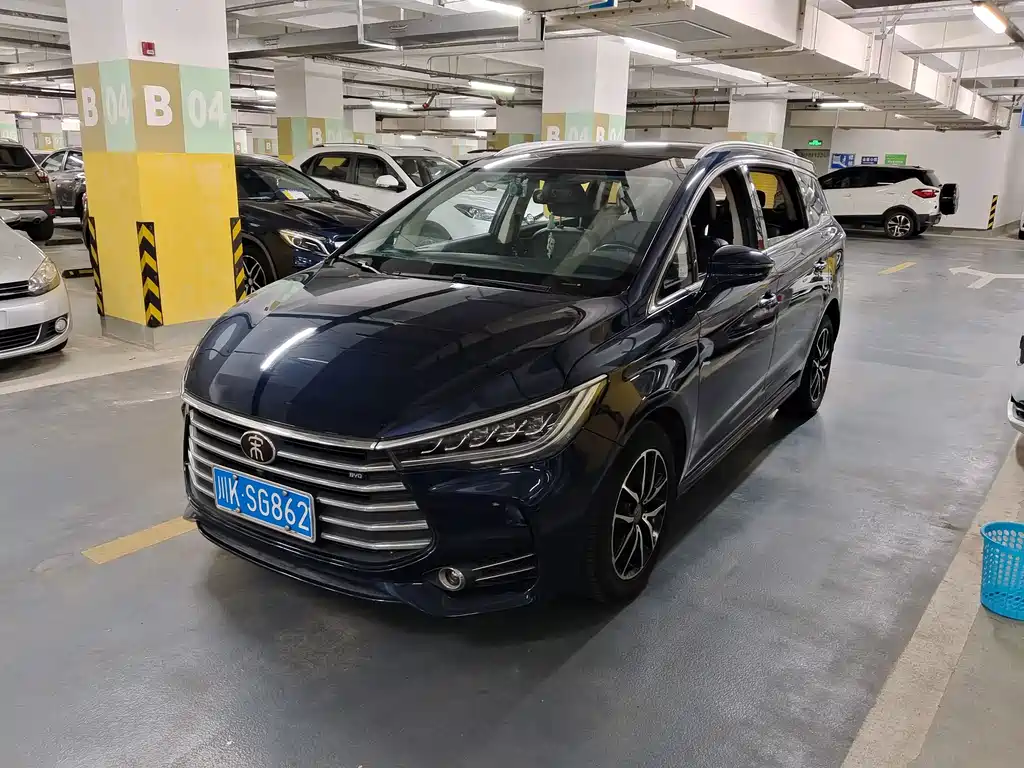 BYD MAX — миниатюра 3