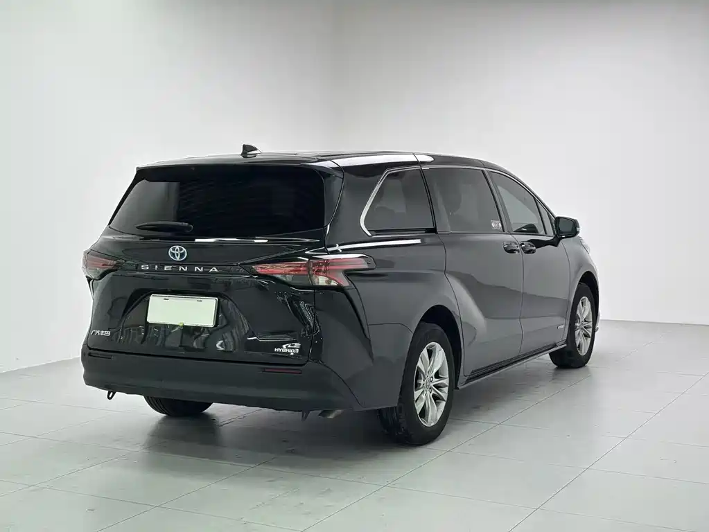 TOYOTA SIENNA