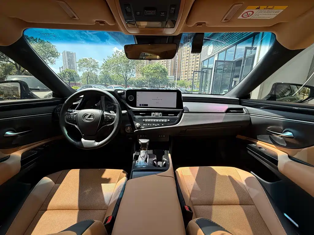 Lexus ES — миниатюра 8