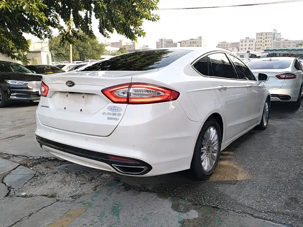 Ford Mondeo — миниатюра 7