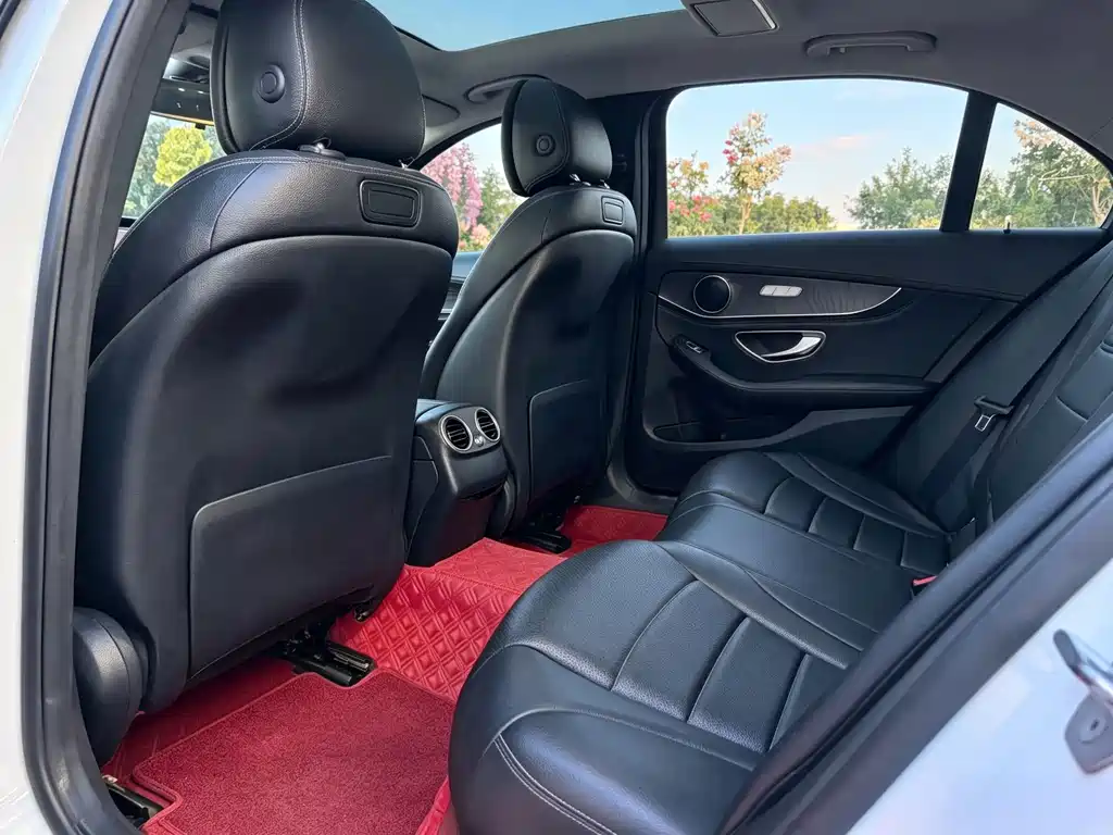 Mercedes-Benz C-Class — миниатюра 10