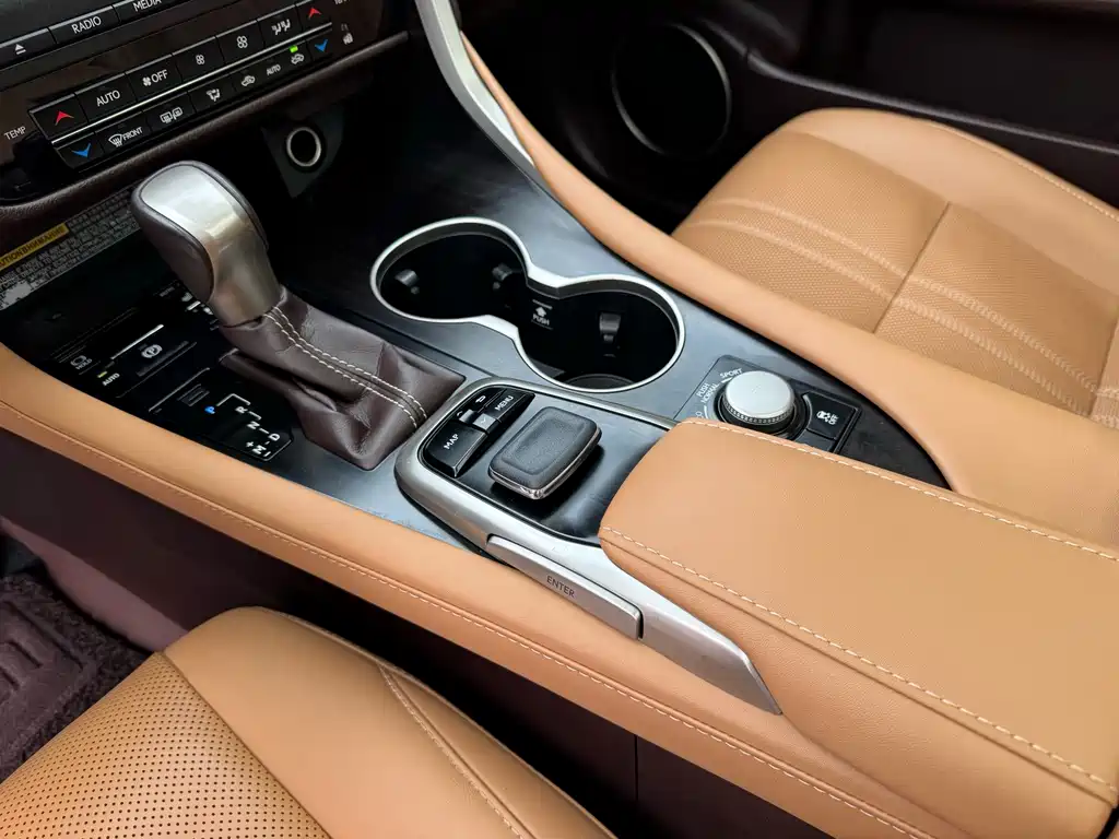 Lexus RX — миниатюра 14