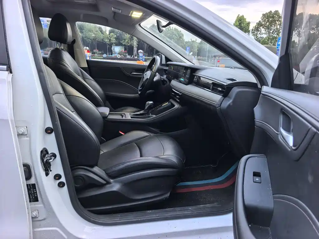 Roewe i5 — миниатюра 14